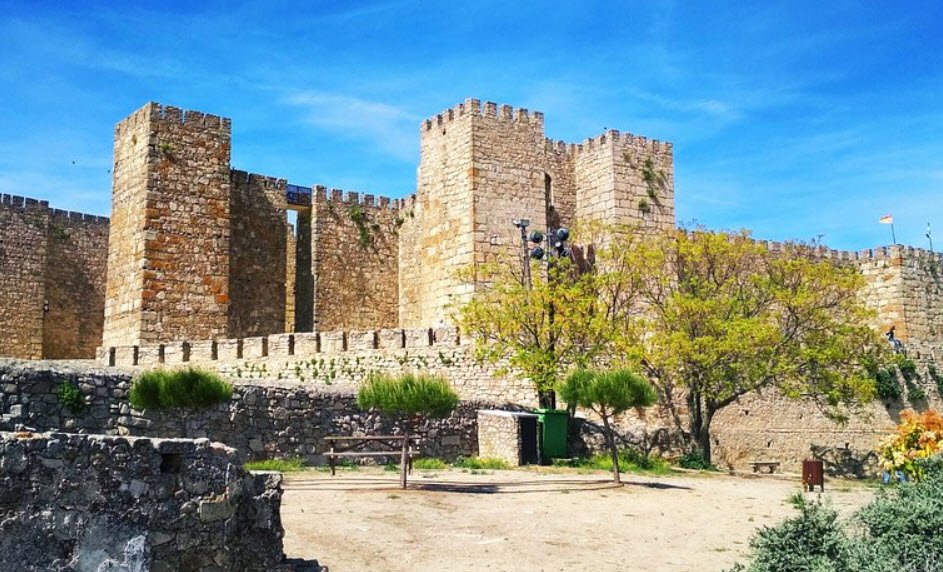 Castillo de Tirieza (Ruinas), Spain